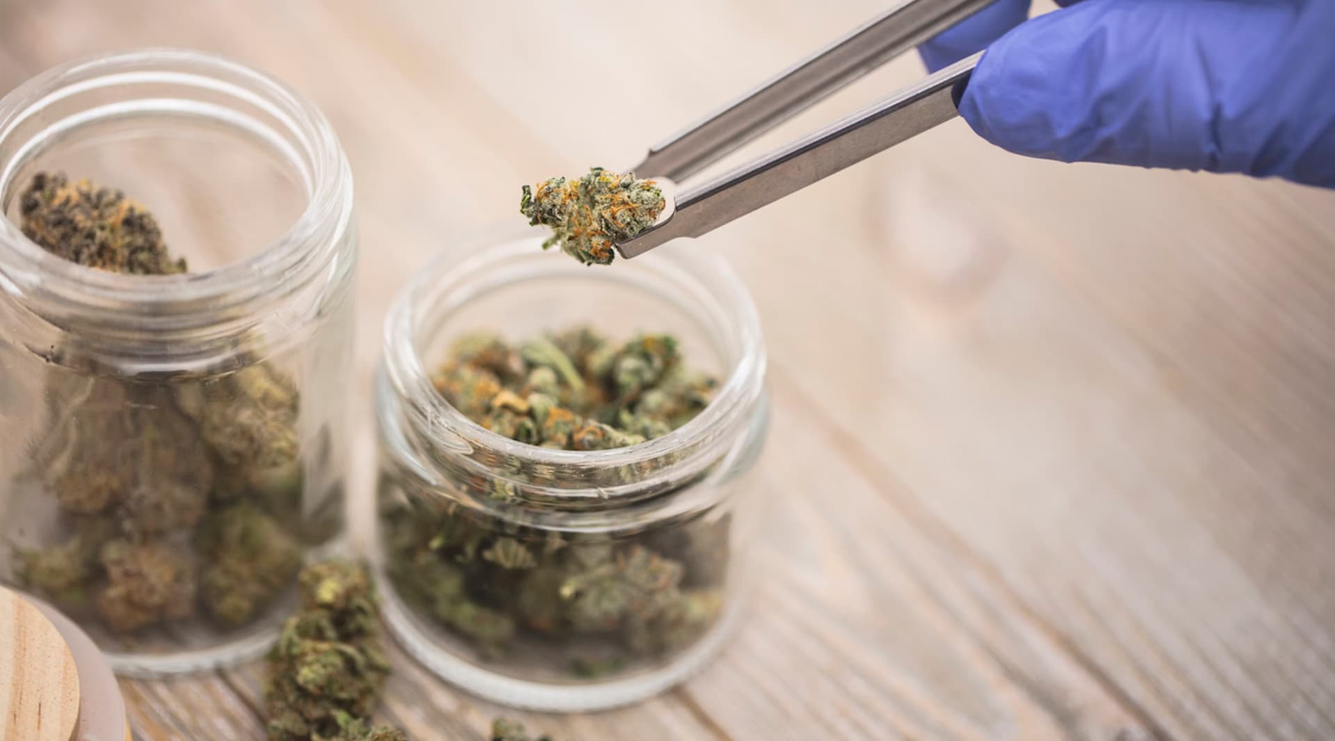 Buy Marijuana Online UK: Medical Insights and Safe Practices
